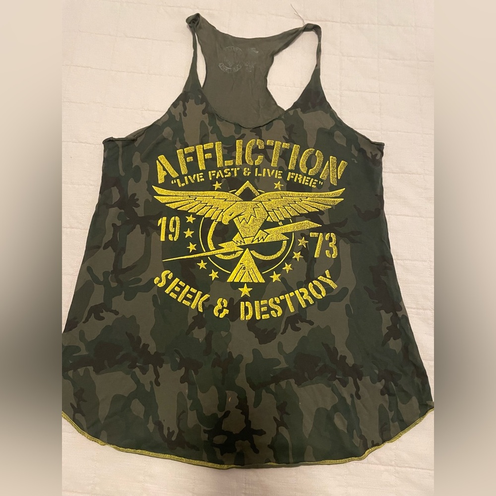 Like new sooo cute . Affliction tank. Longer. Super soft